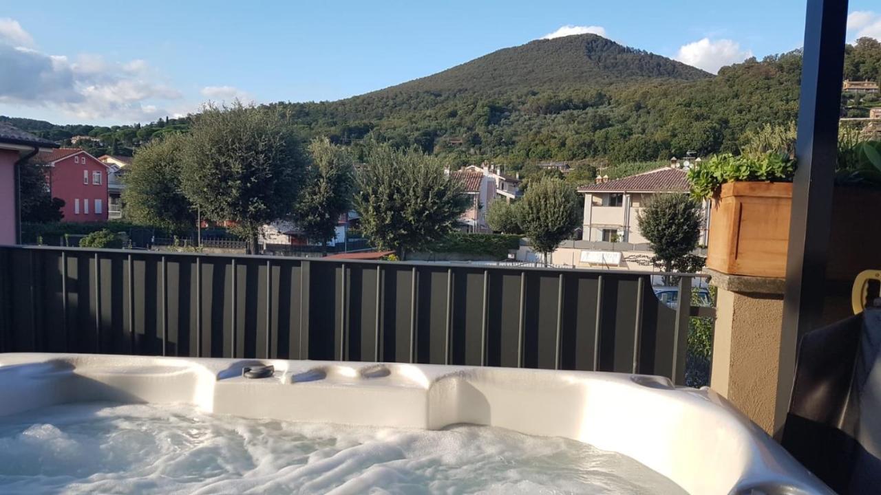 Casa Vacanze I Melograni Trevignano Romano Luaran gambar