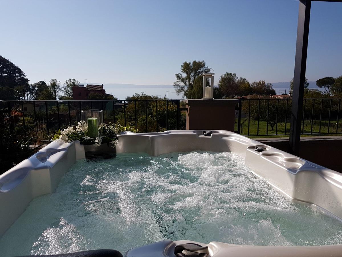 Casa Vacanze I Melograni Trevignano Romano Luaran gambar